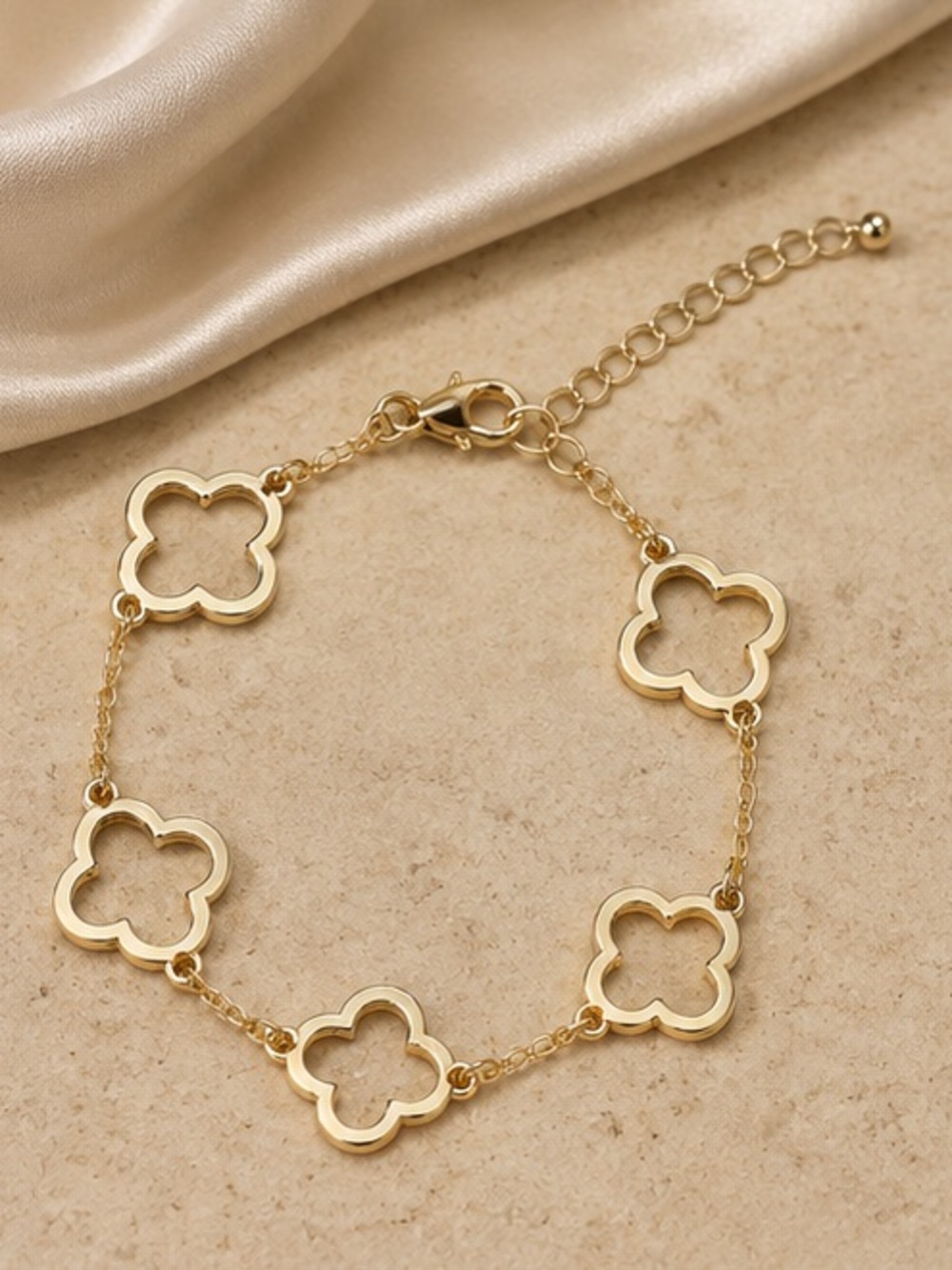 Luxe Gold Bracelet with Clover Charms